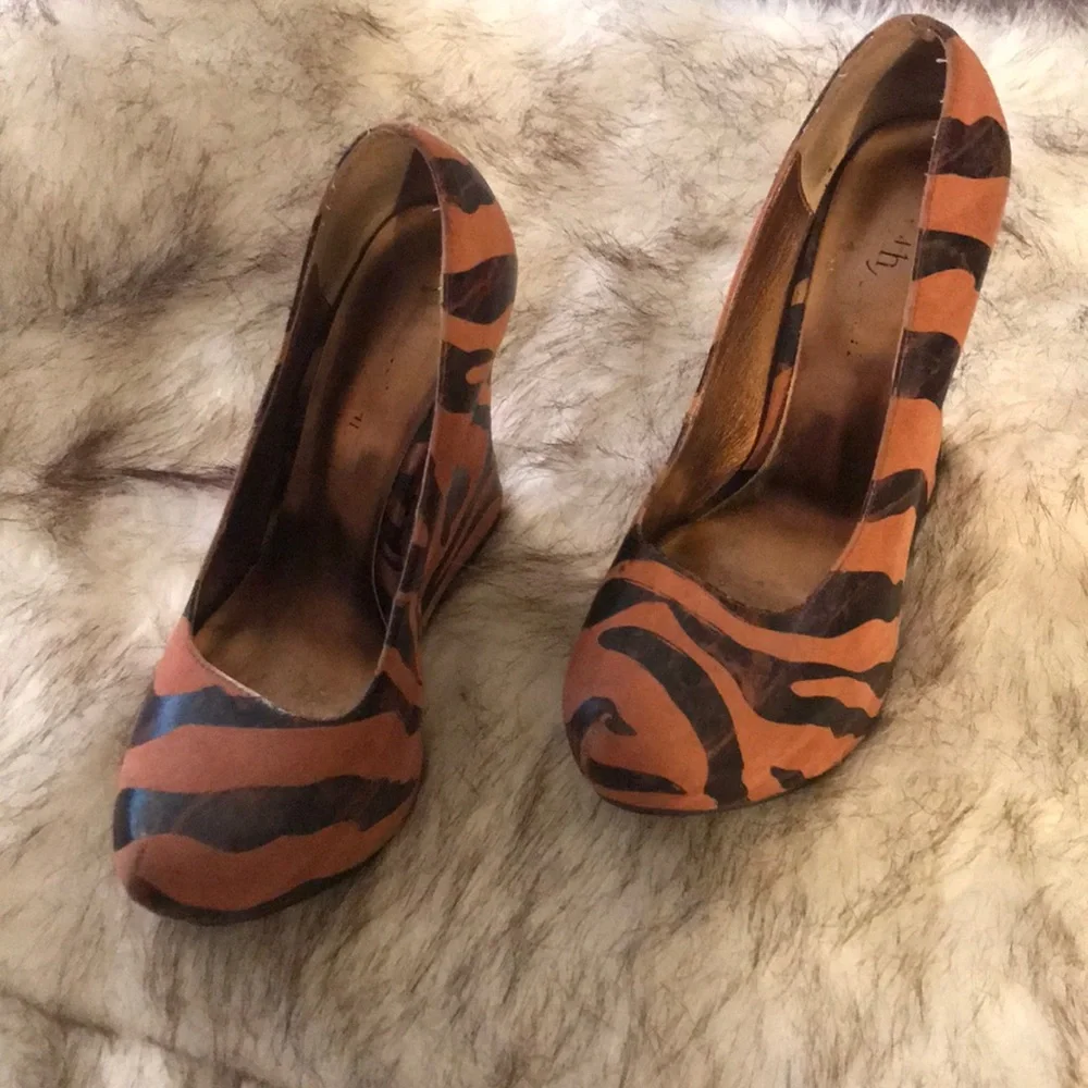 Cathy Jean Zebra print wedges - Picture 4 of 4